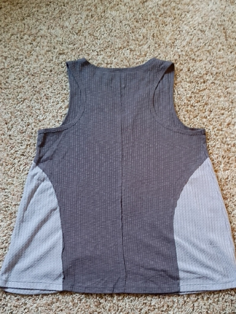 BKE Two-Tone Gray V-Neck Ribbed Tank - Picture 5 of 7